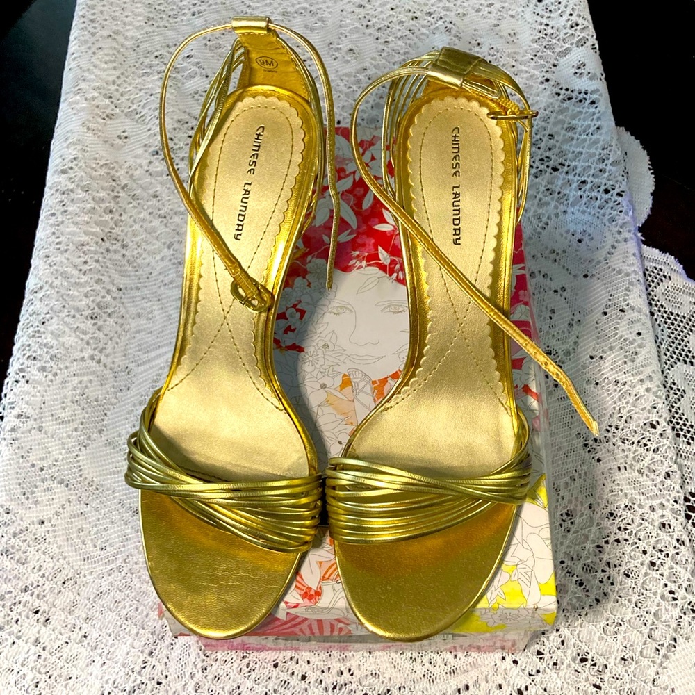 Chinese Laundry Women's Gold Metallic Strappy Sandals (Willy)